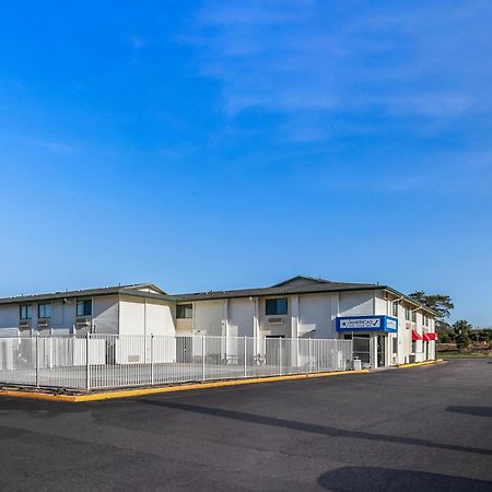 Americas Best Value Inn - Lincoln Airport Exterior foto