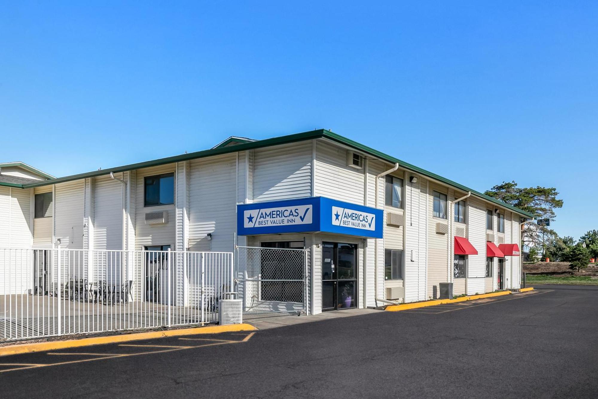 Americas Best Value Inn - Lincoln Airport Exterior foto